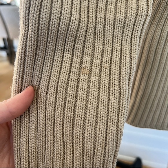 GUCCI Wool, Silk, and Cashmere Turtleneck Sweater - Picture 4 of 9